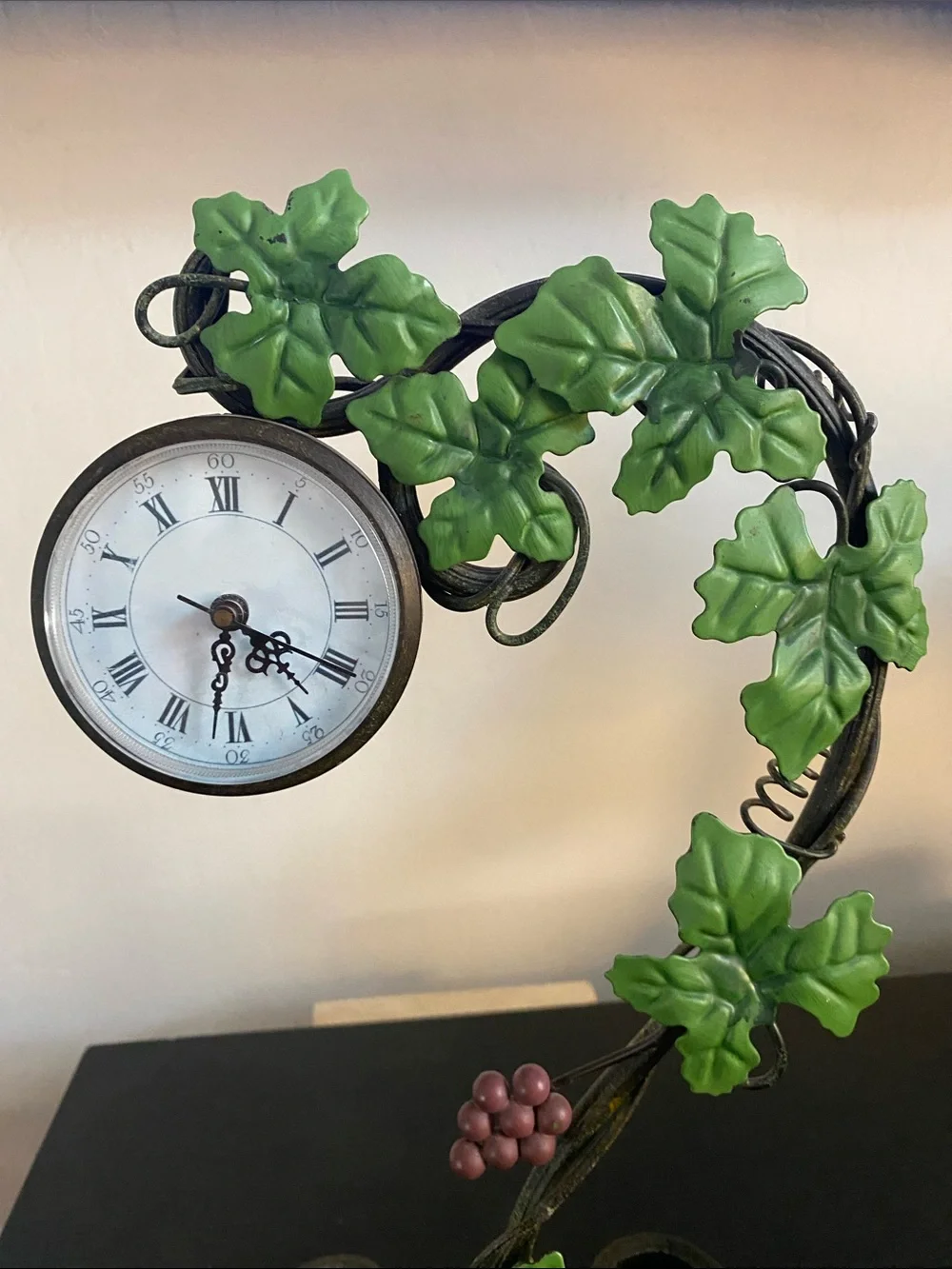 Decorative Metal Green Leaf Table Clock - Vintage Vine Design